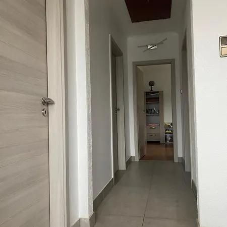 Hotel Maison Entiere 3 Avec Jardin Luxembourg *